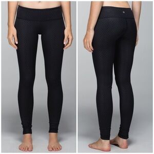 Lululemon Wunder Under Pant Leggings Luxtreme
Biggy Dot Printed Black Deep Coal